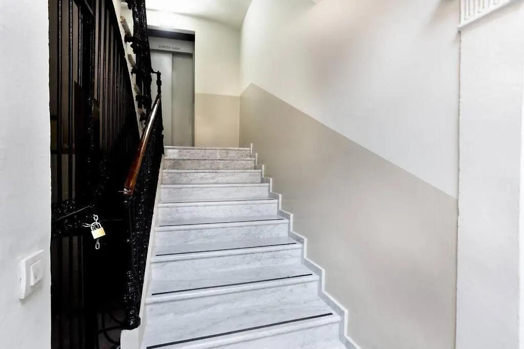 Apartment Bright And Modern 4Bedroom With Terrace In Las Ramblas P2 Barcelona