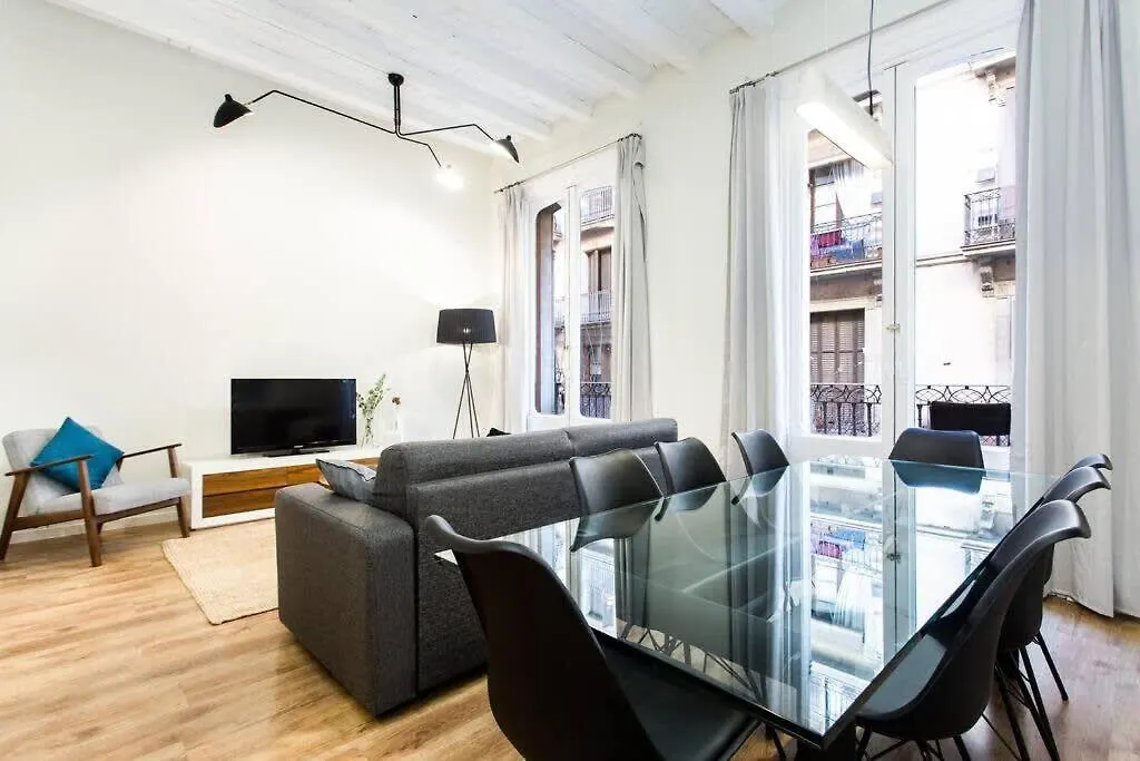 Bright And Modern 4Bedroom With Terrace In Las Ramblas P2 Barcelona Spain