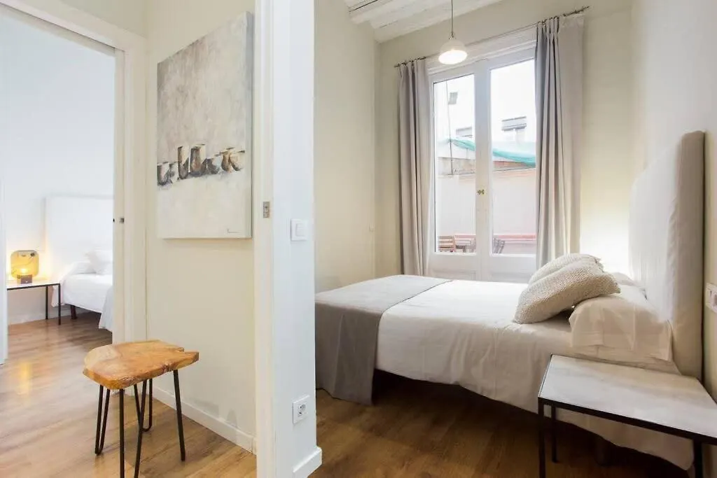 Bright And Modern 4Bedroom With Terrace In Las Ramblas P2 Barcelona Apartment