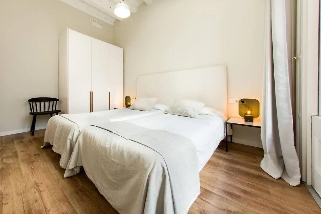 Bright And Modern 4Bedroom With Terrace In Las Ramblas P2 Barcelona