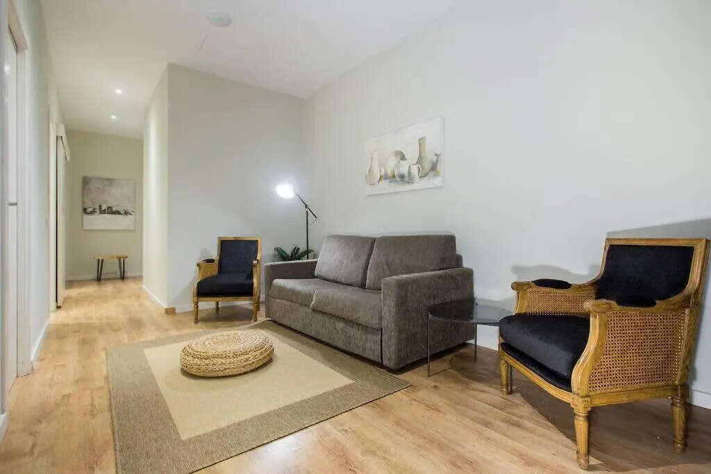Bright And Modern 4Bedroom With Terrace In Las Ramblas P2 Barcelona Spain